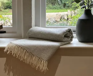 100% Lambswool Diamond Throw Light Grey