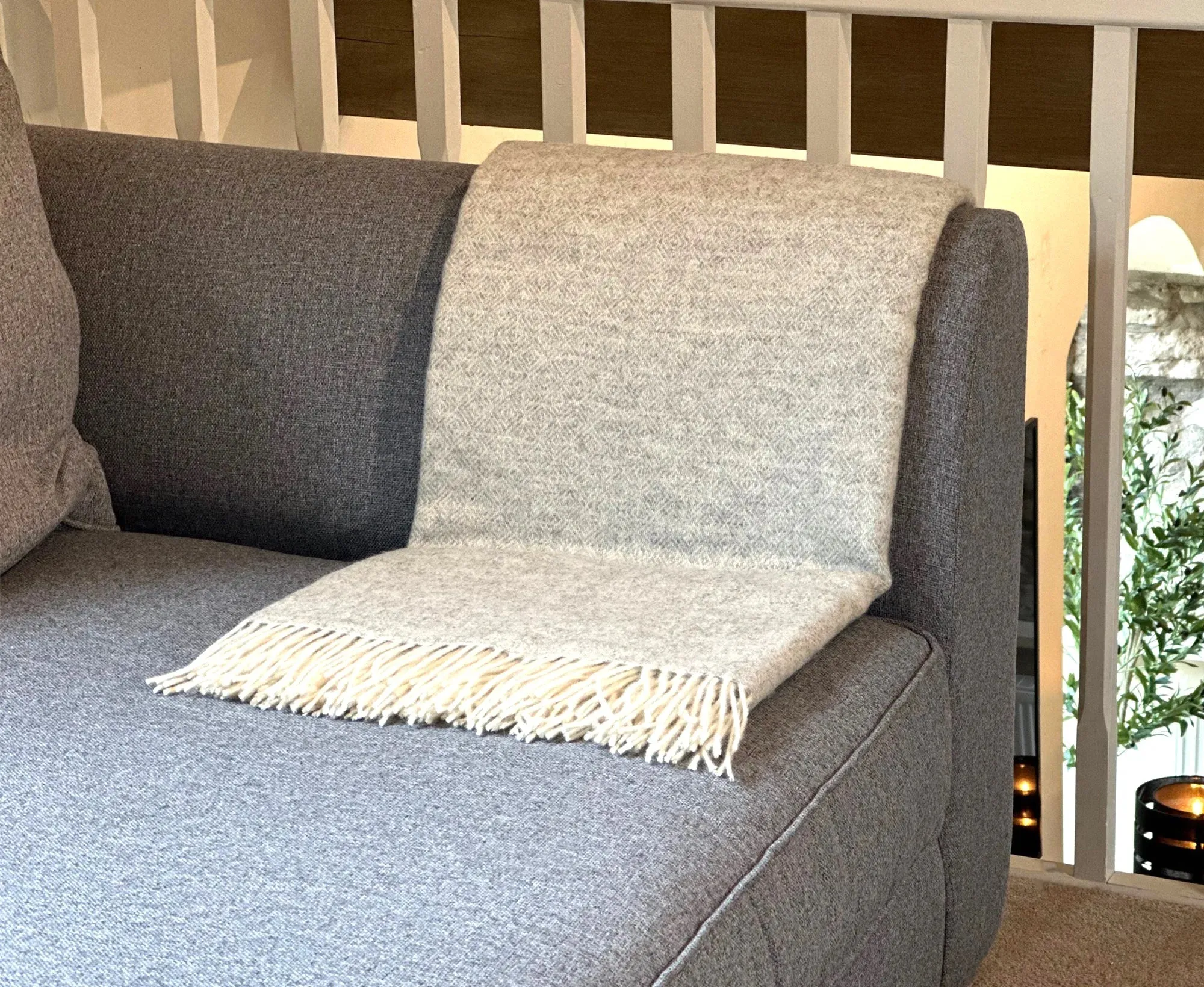 100% Lambswool Diamond Throw Light Grey