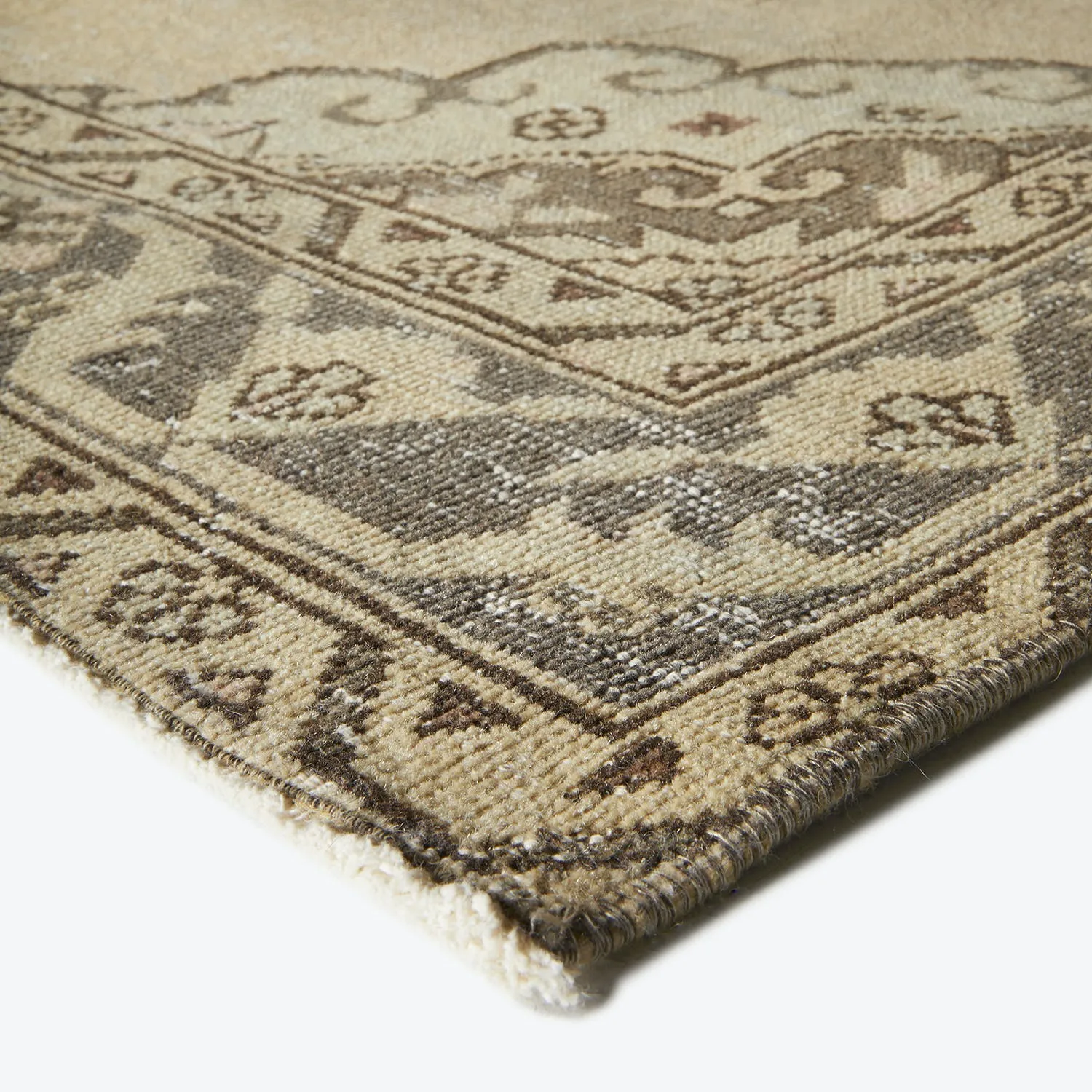 Beige Vintage Wool Rug - 4'8" x 12'10"