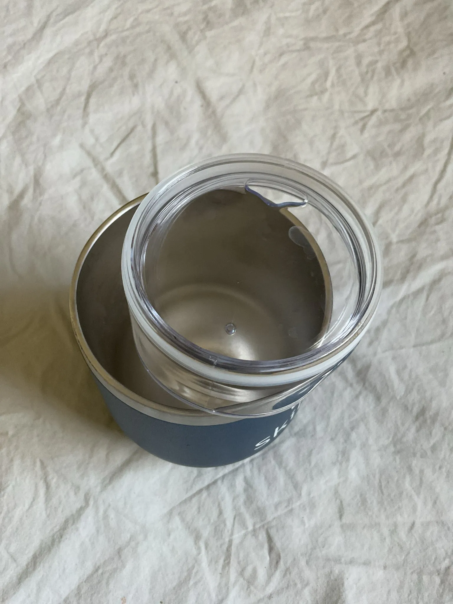 Insulated travel coffee mug