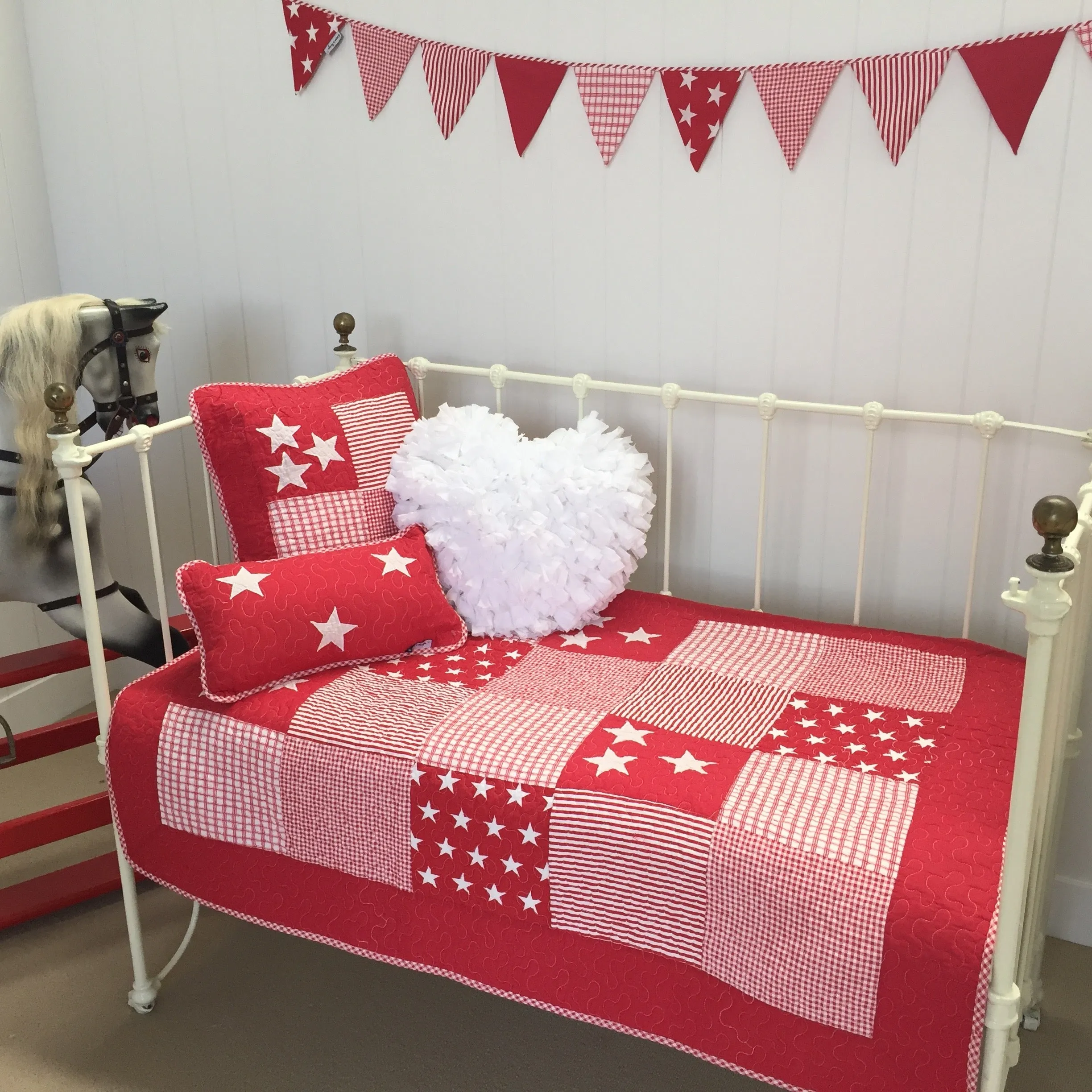 Lachlan Cotton Bunting Flags in Red