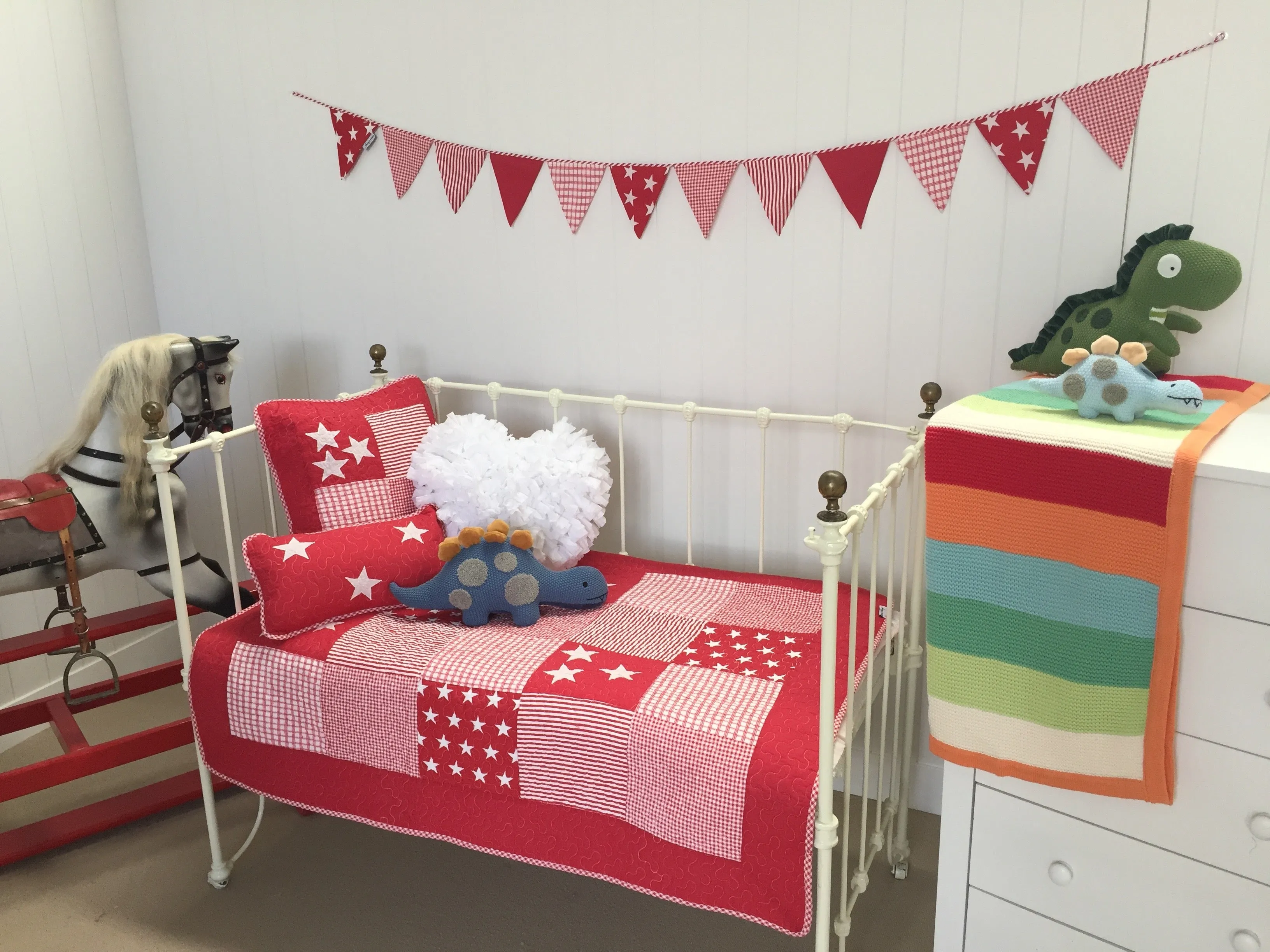 Lachlan Cotton Bunting Flags in Red