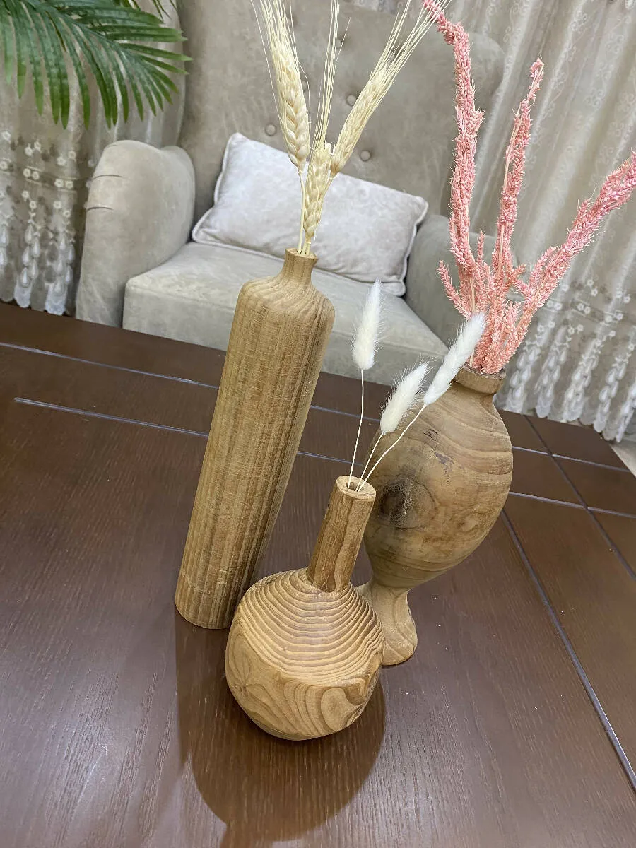 Massa Flowers A Set Of Walnut Wood Vasez