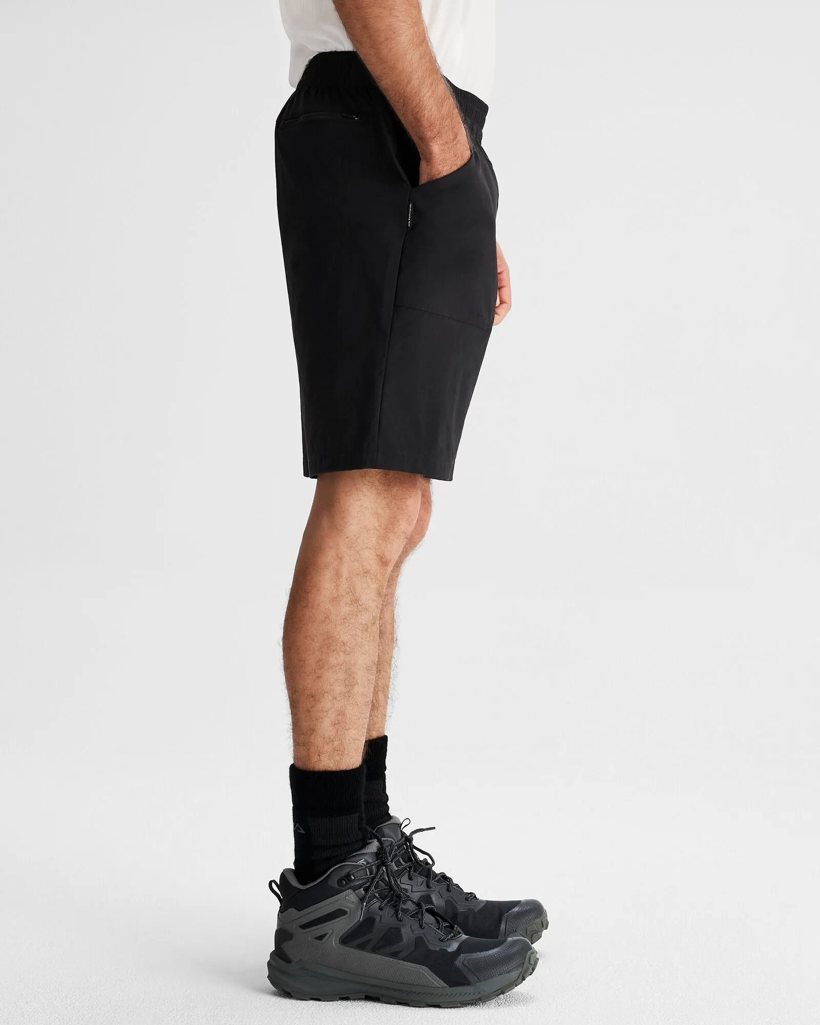 Men's Miro Pull On 8" Shorts - Black Stingray