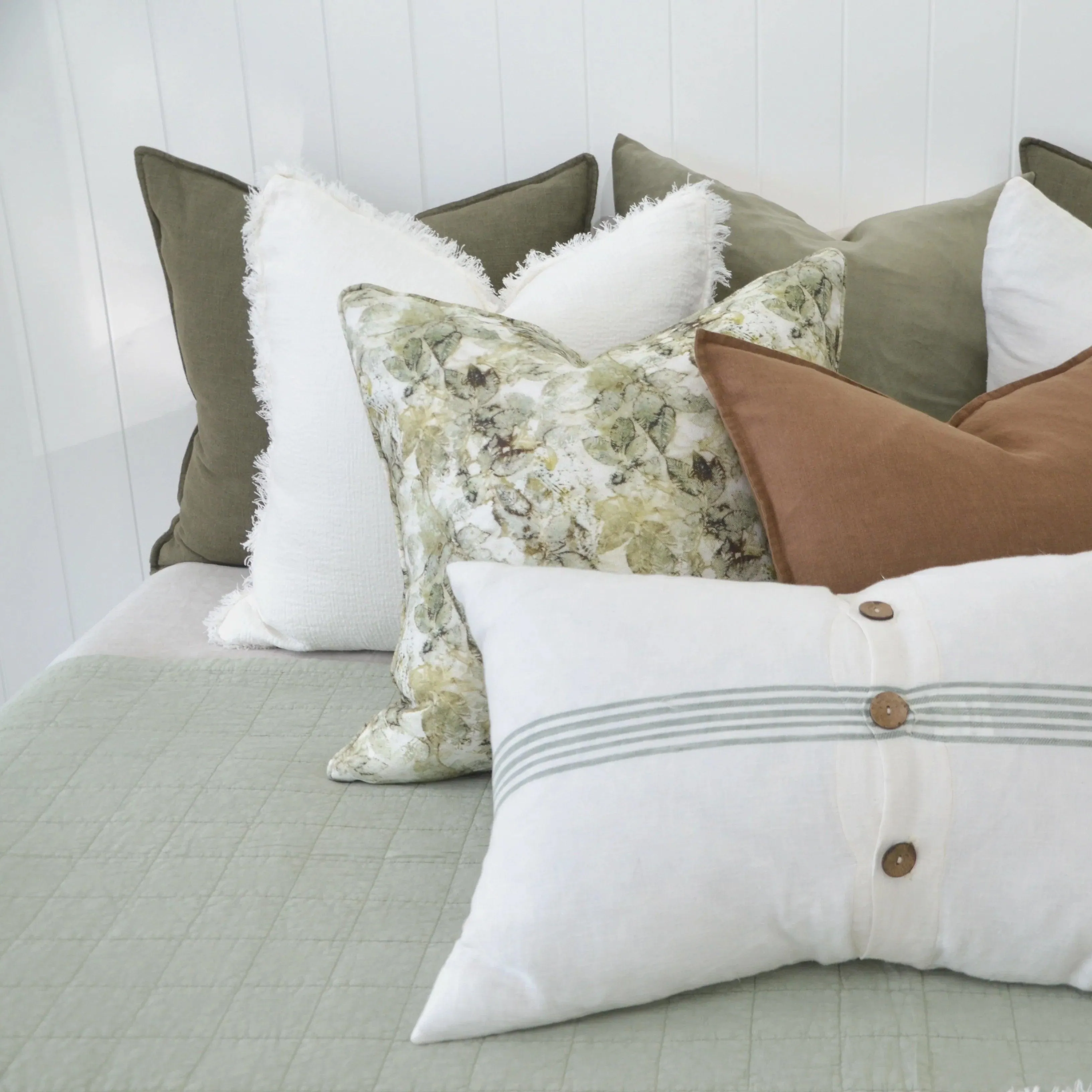 Stonewashed Cotton Reversible Quilt | Sage Green